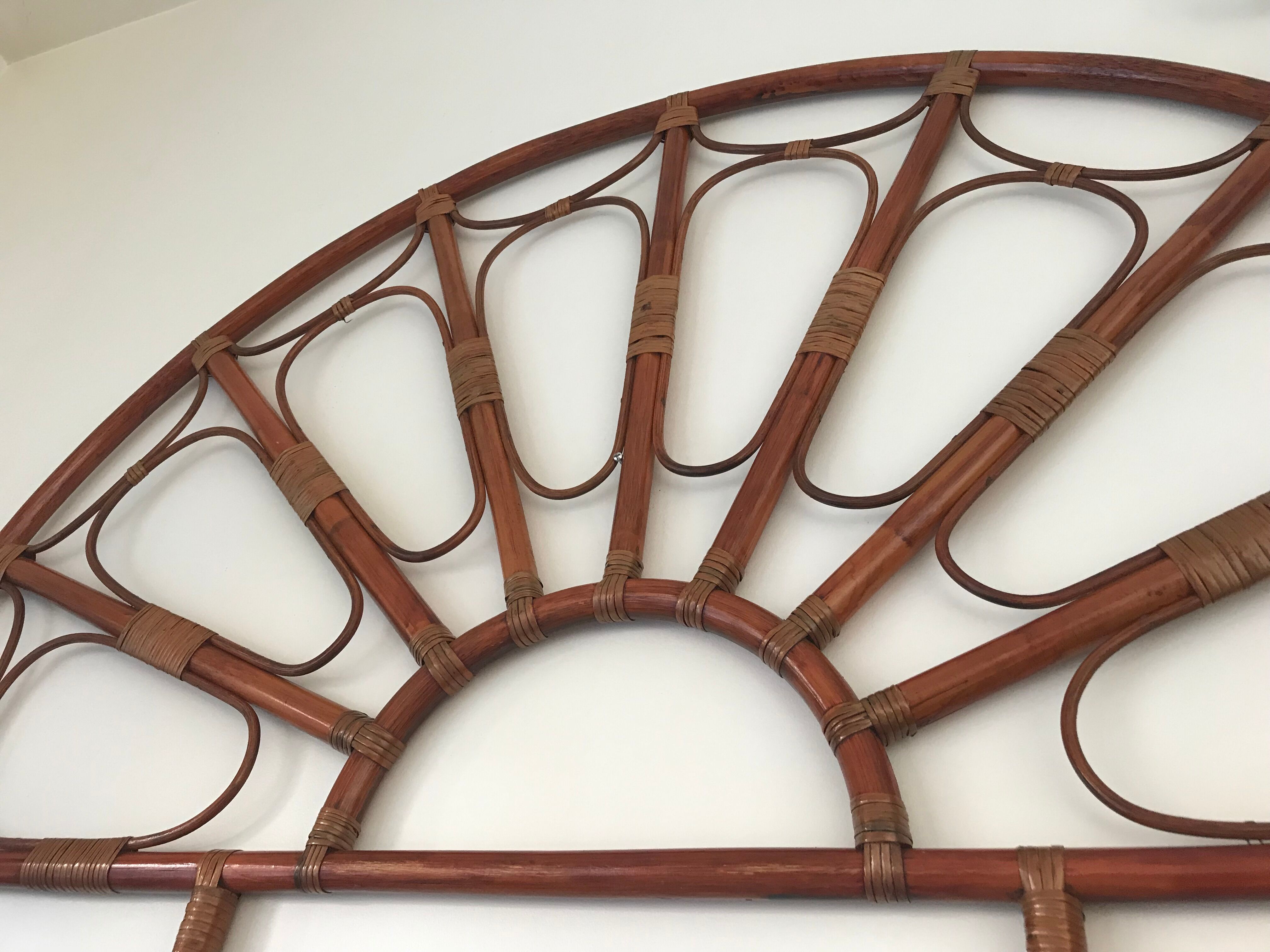 Peacock rattan headof