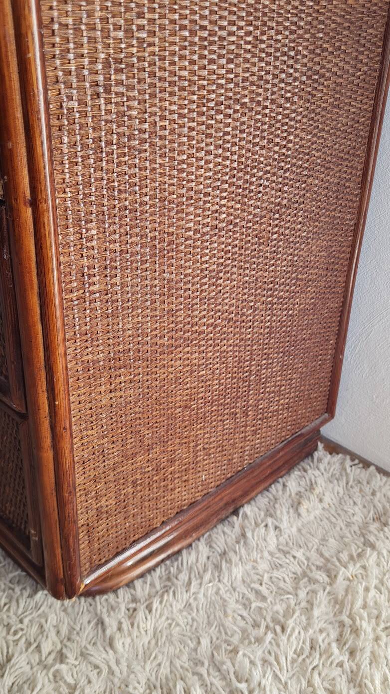 Commode en rotin vintage circa années 70