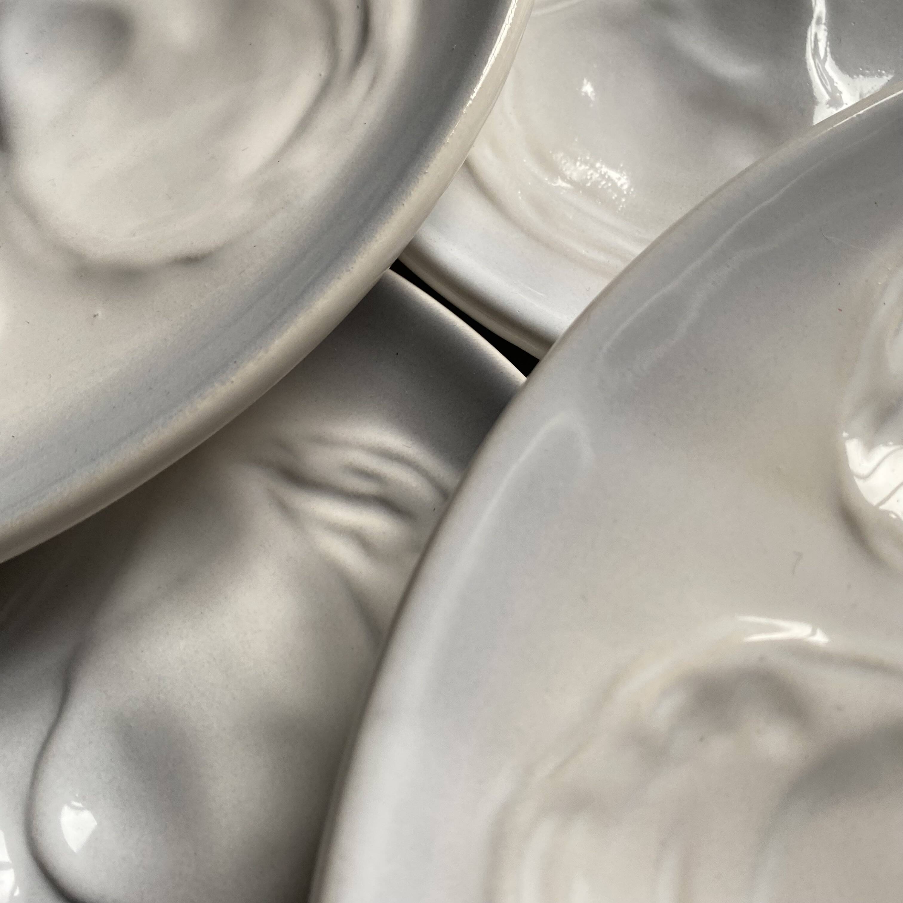 12 Saint Amand oyster plates, sky blue and white