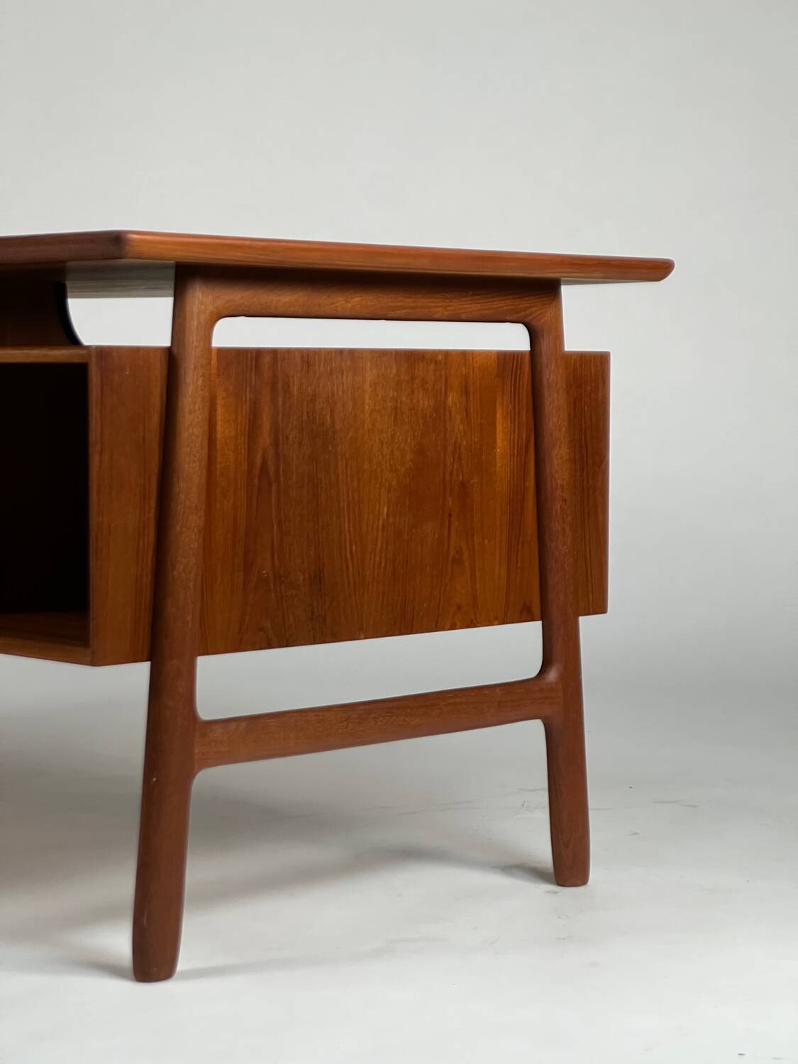 Gunni Omann Mod. 75 teak desk 60s Danish vintage