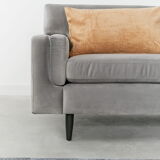 Canapé gris velour, design scandinave