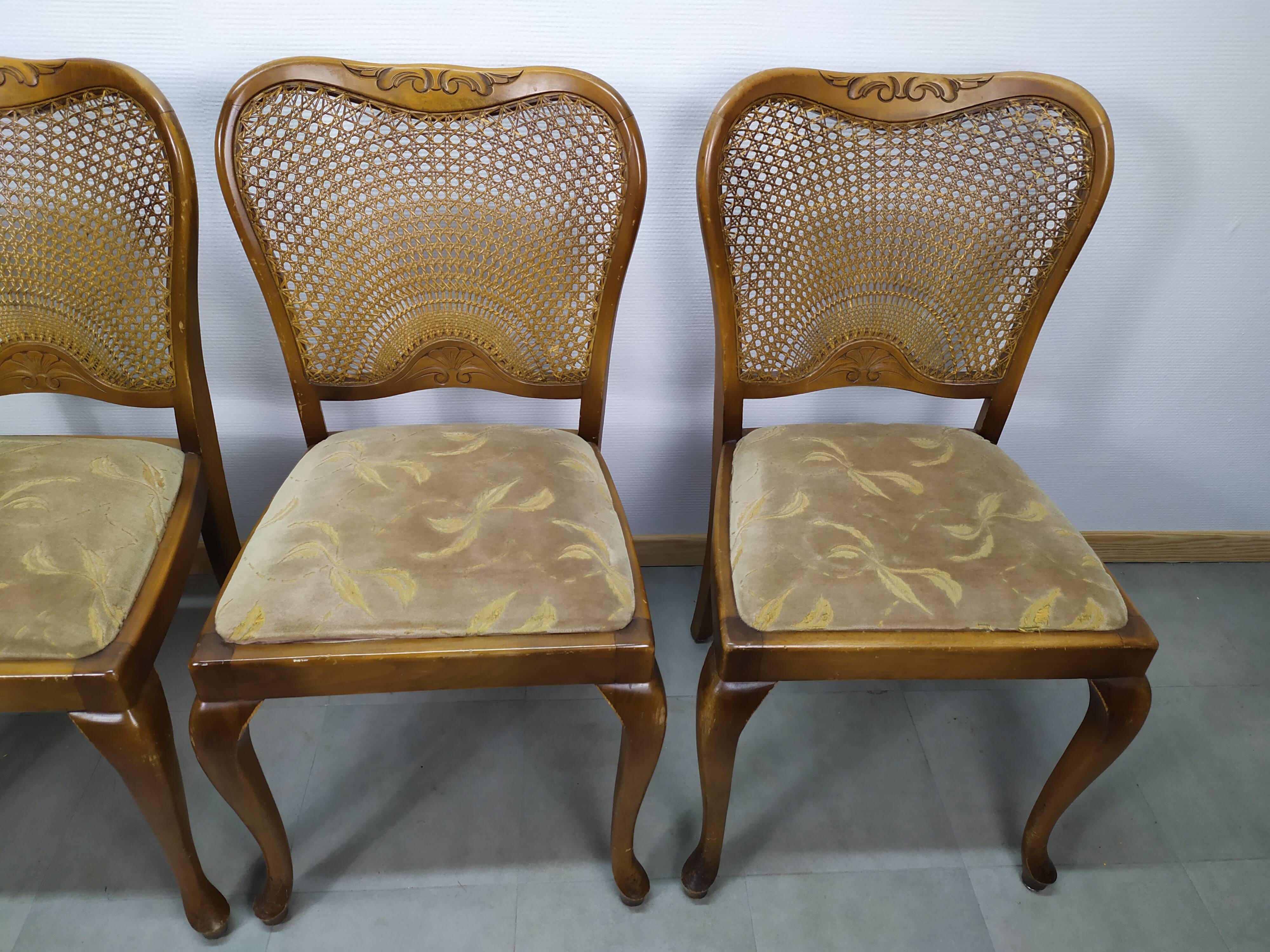 Set of 4 wooden chairs cannage and seat spring