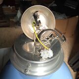Suspension industrielle bleue