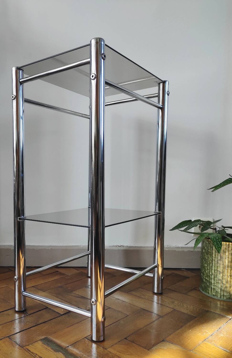 Sellette / Table d'appoint vintage Yves Boutboul - Métal chromé & verr