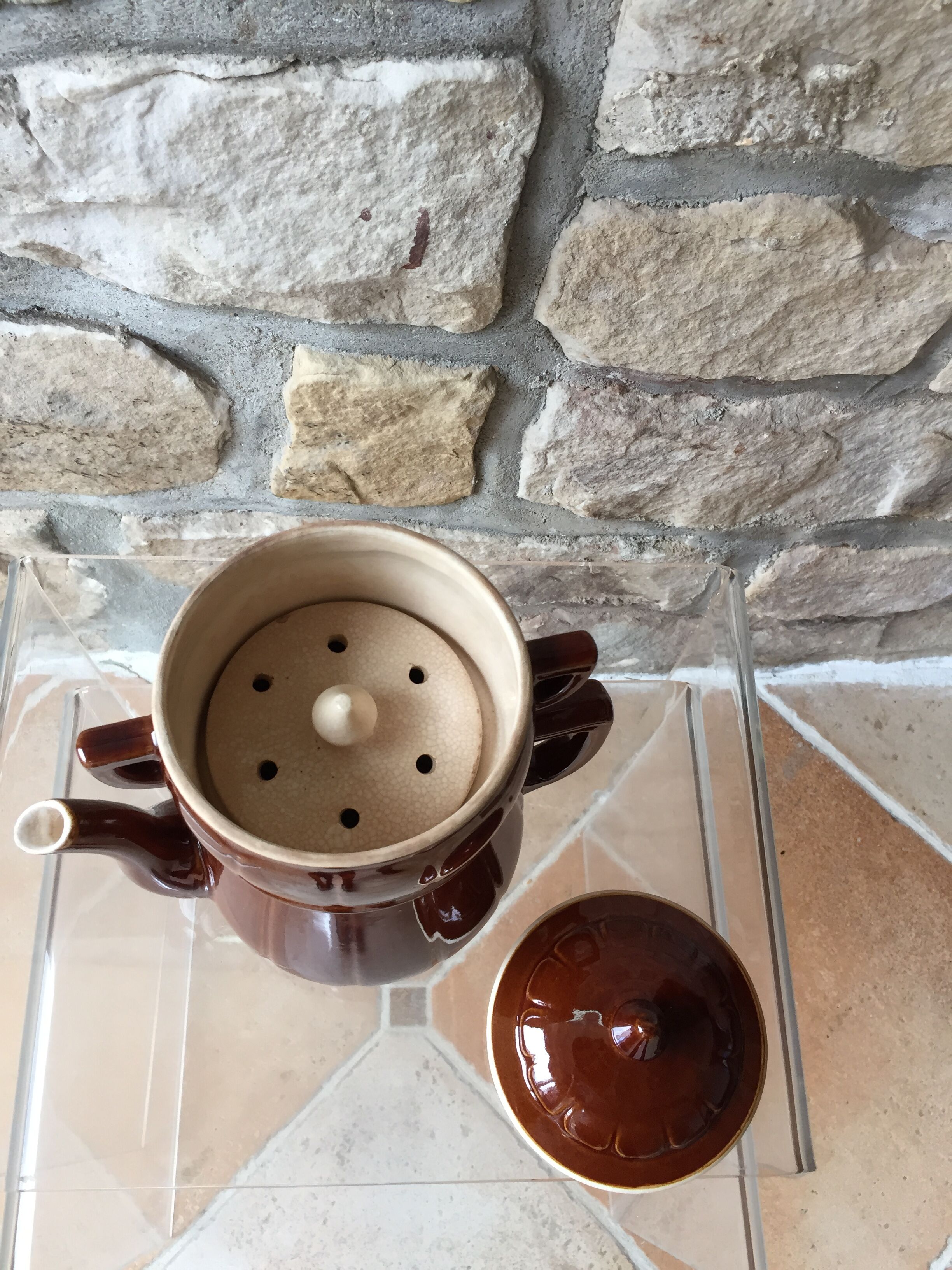Cafetiere en porcelaine marron vintage