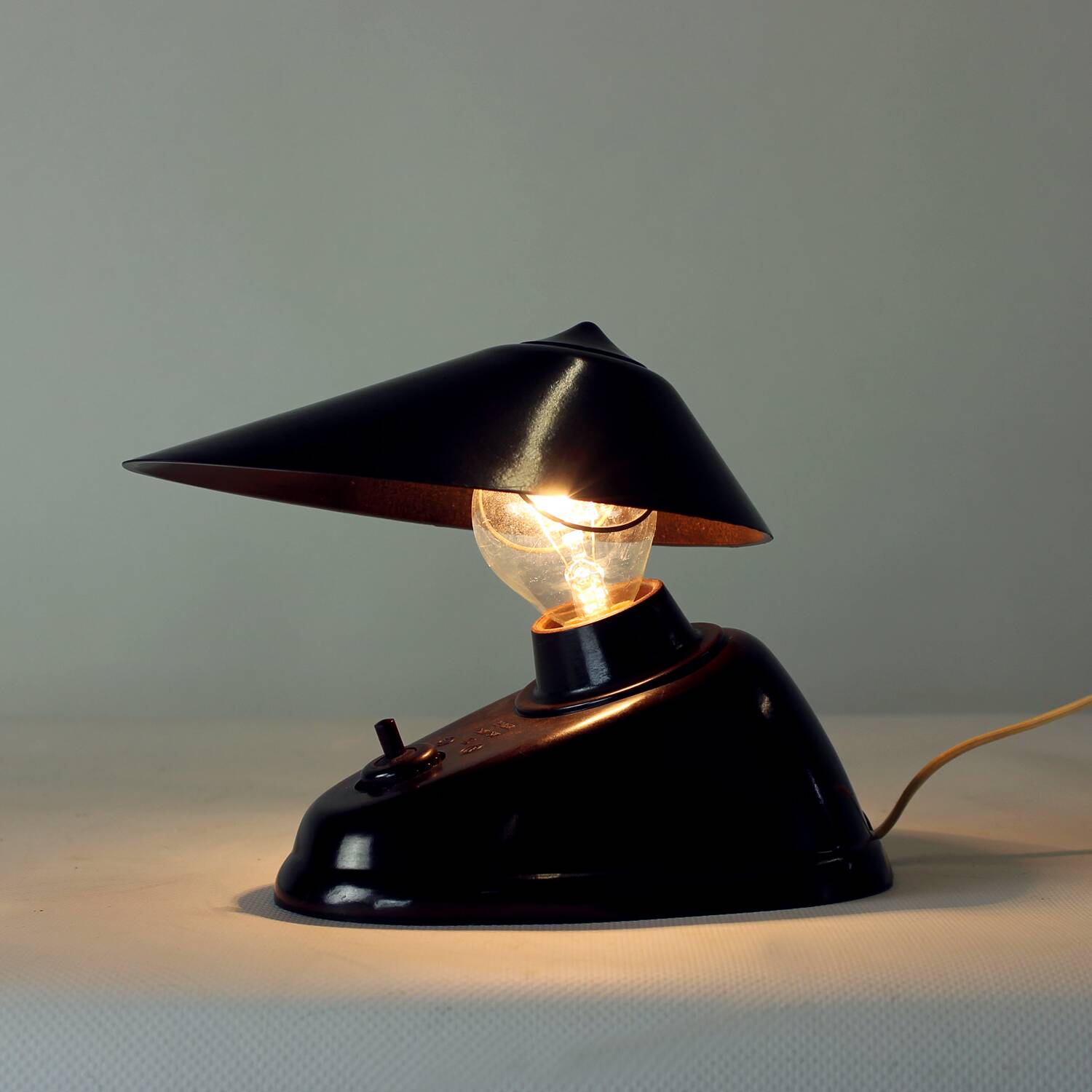 Brown Bakelite Lamp By Bauhaus Team For Esc Zukov, 1930s