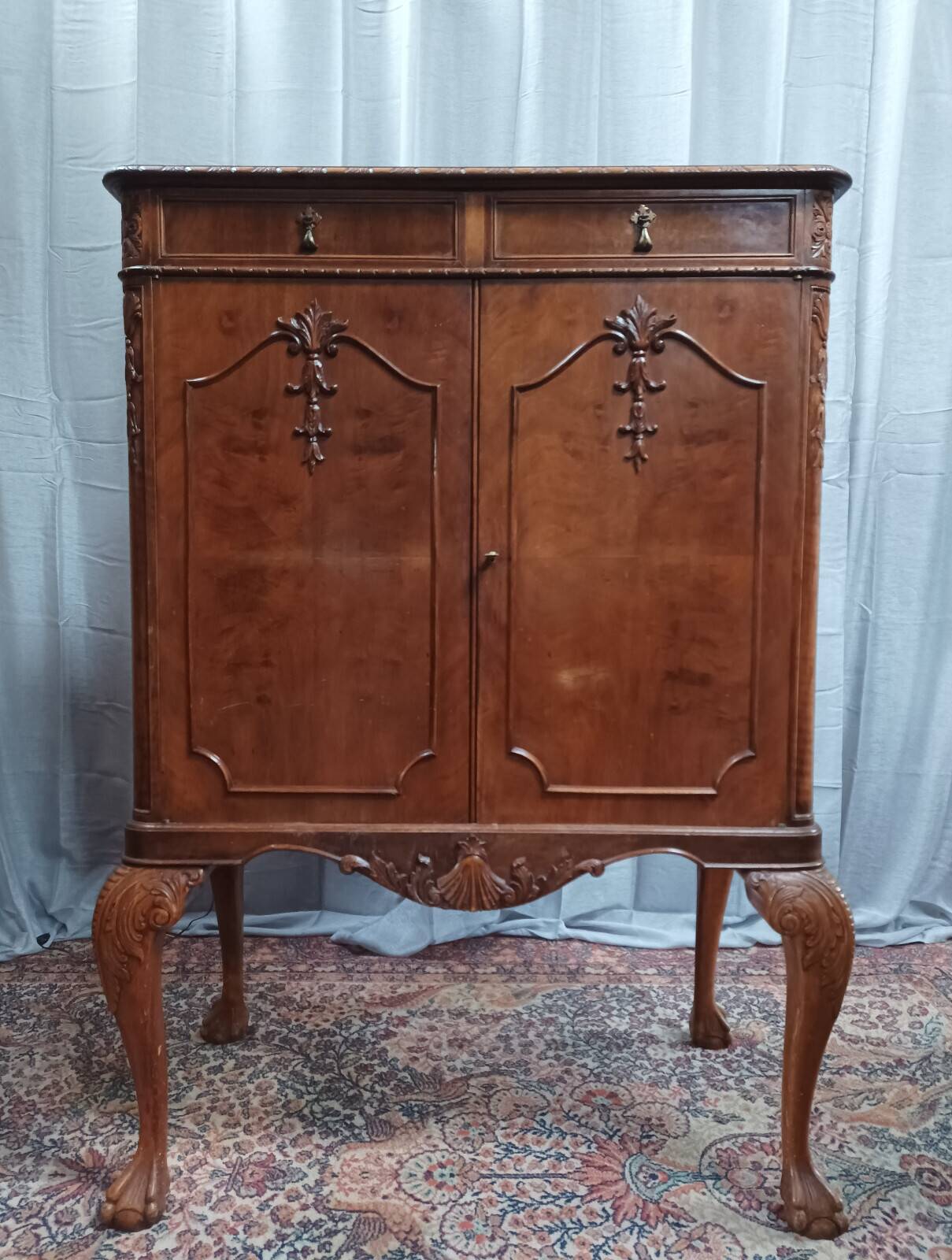Meuble bar chippendale Maison JELLINEK en acajou