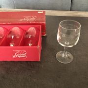 Ensemble de 24 verres en cristal d'Arques gravés modèle Matignon