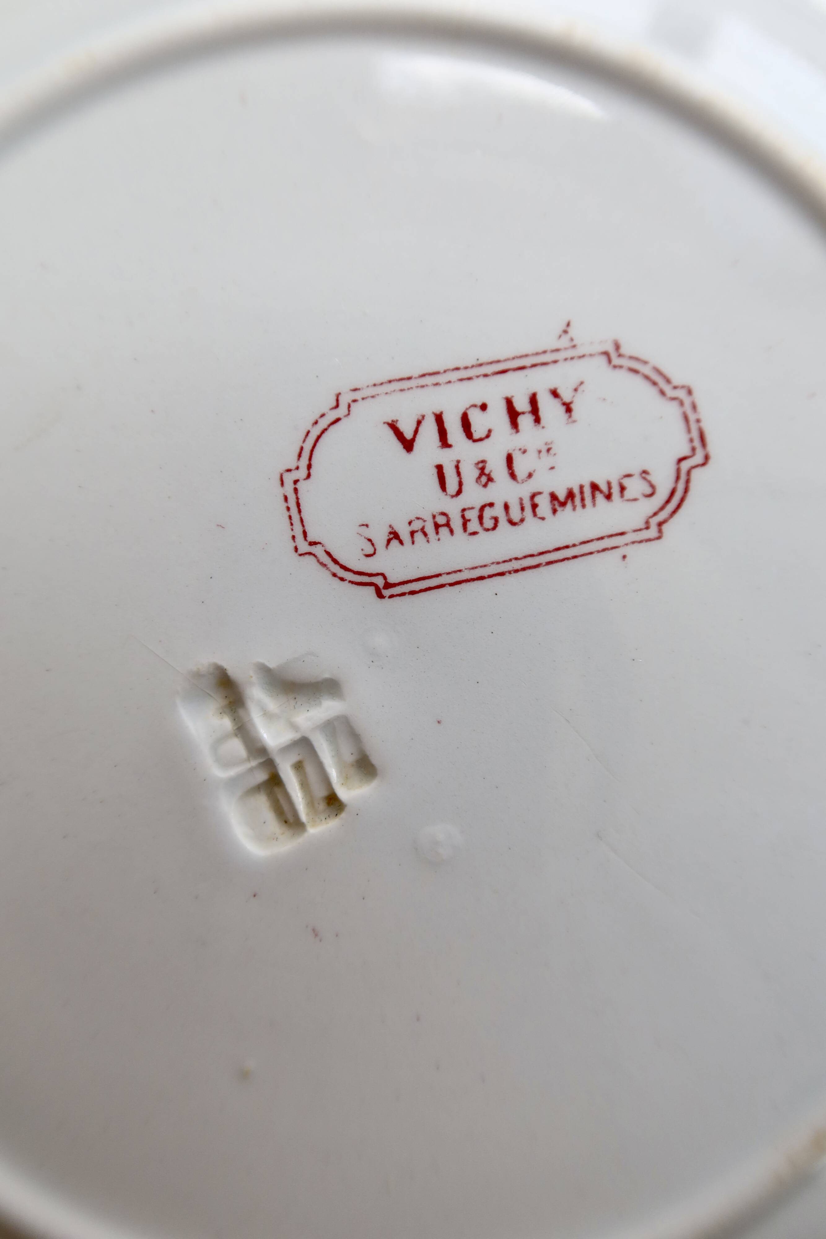 Dessert plate ironstone Sarreguemines U&C model Vichy red