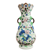 vase en faïence polychrome à décor floral en relief – XXe siècle