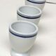 Lot de 3 coquetiers porcelaine d'Auteuil