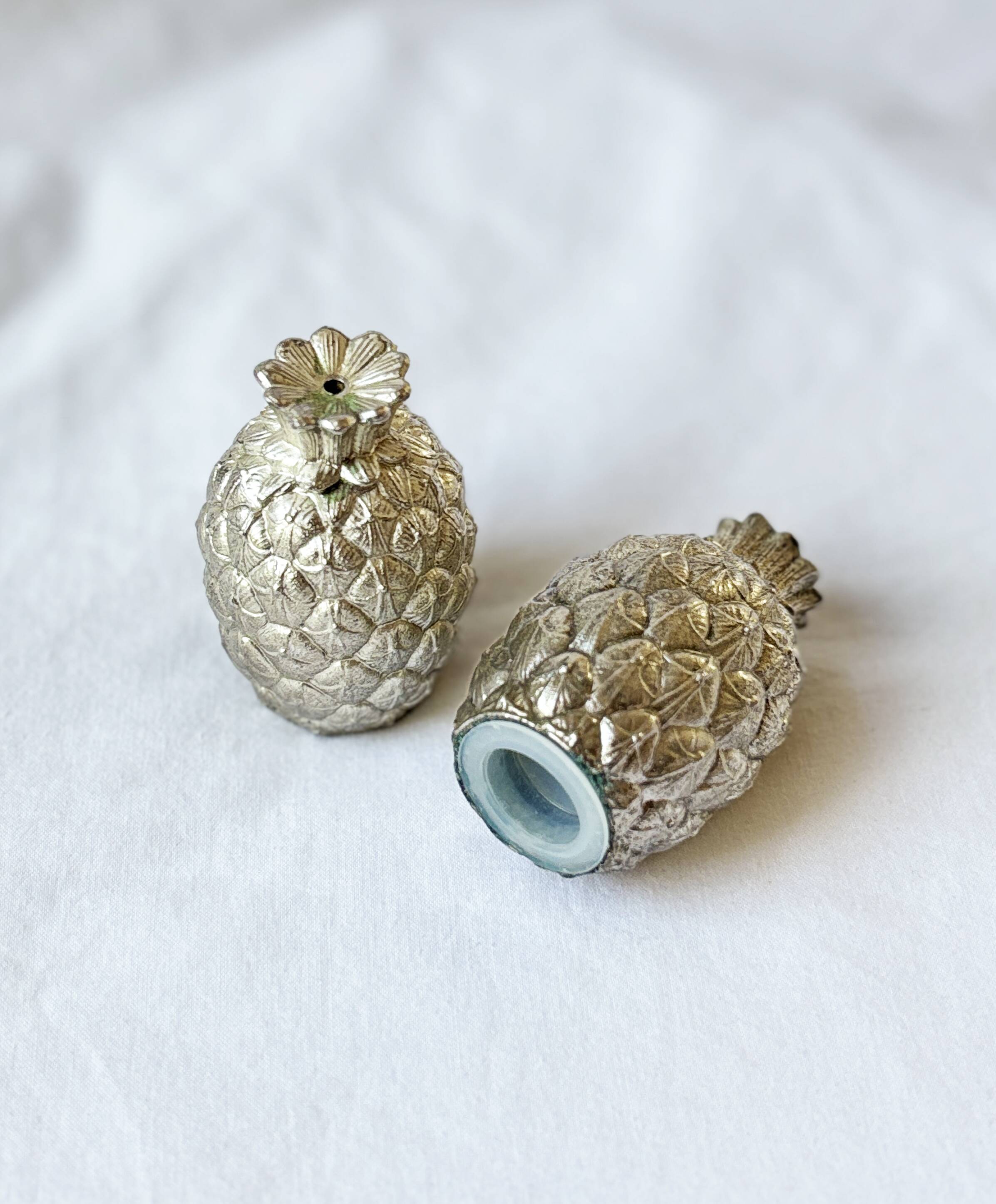 Maura Manetti pineapple-shaped salt and pepper shaker set