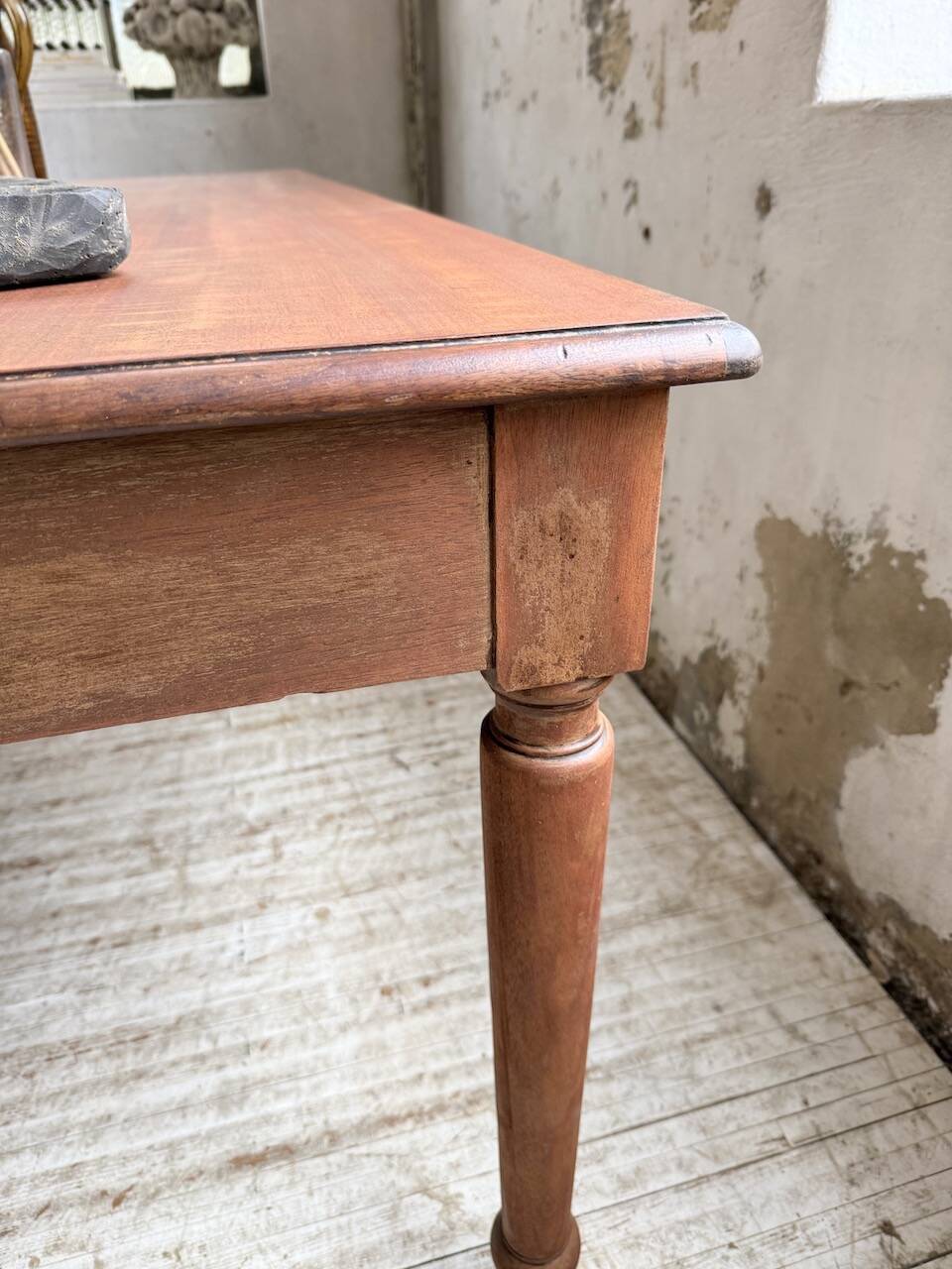 Turned leg cherry table 160cm