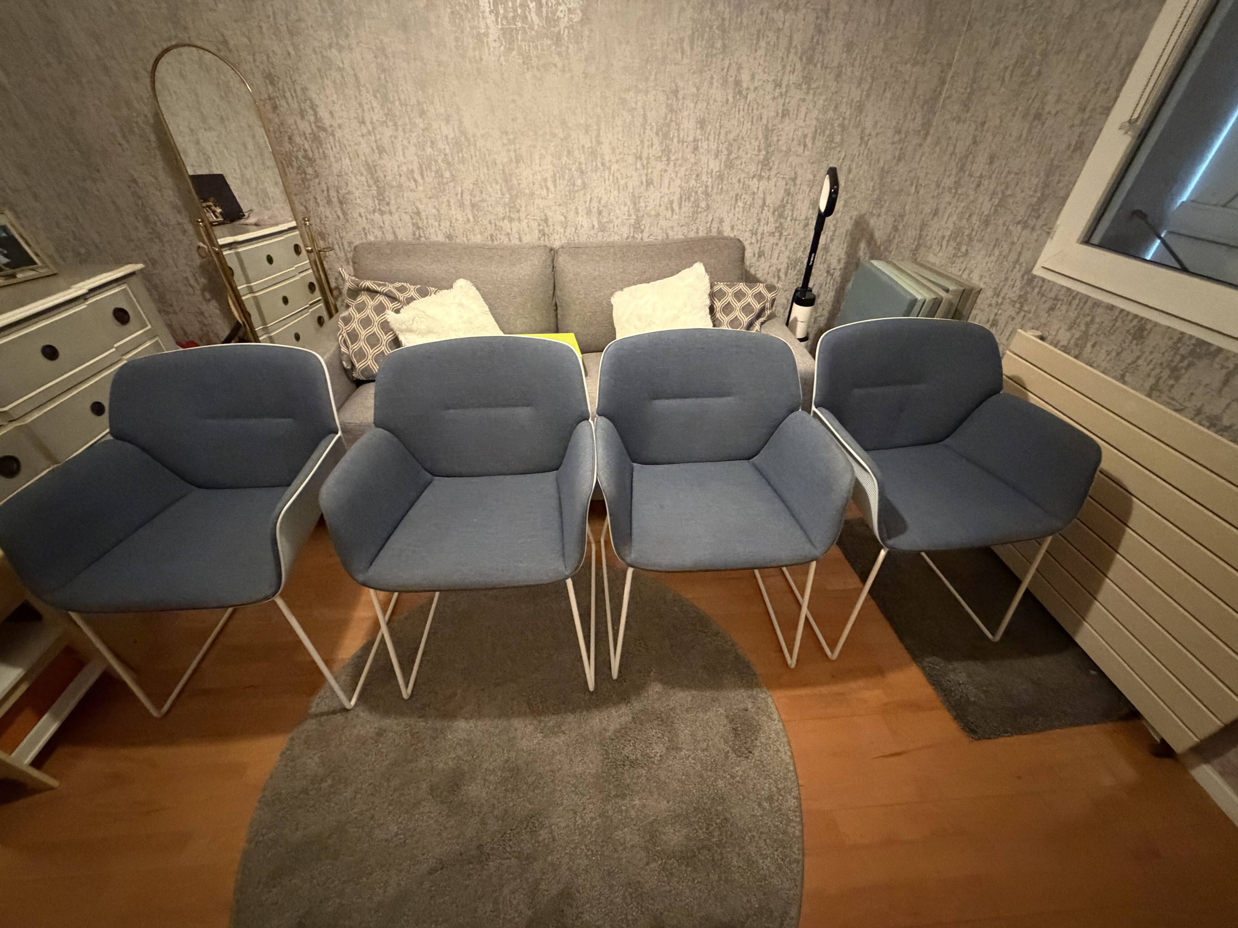 Andreu World Flex Armchair