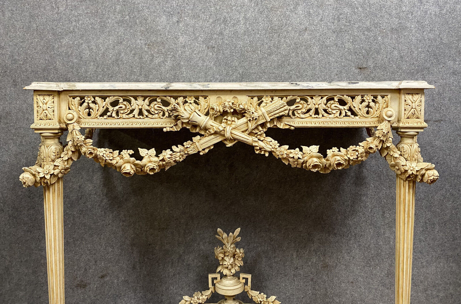 Louis XVI console in lacquered wood around 1850-1880