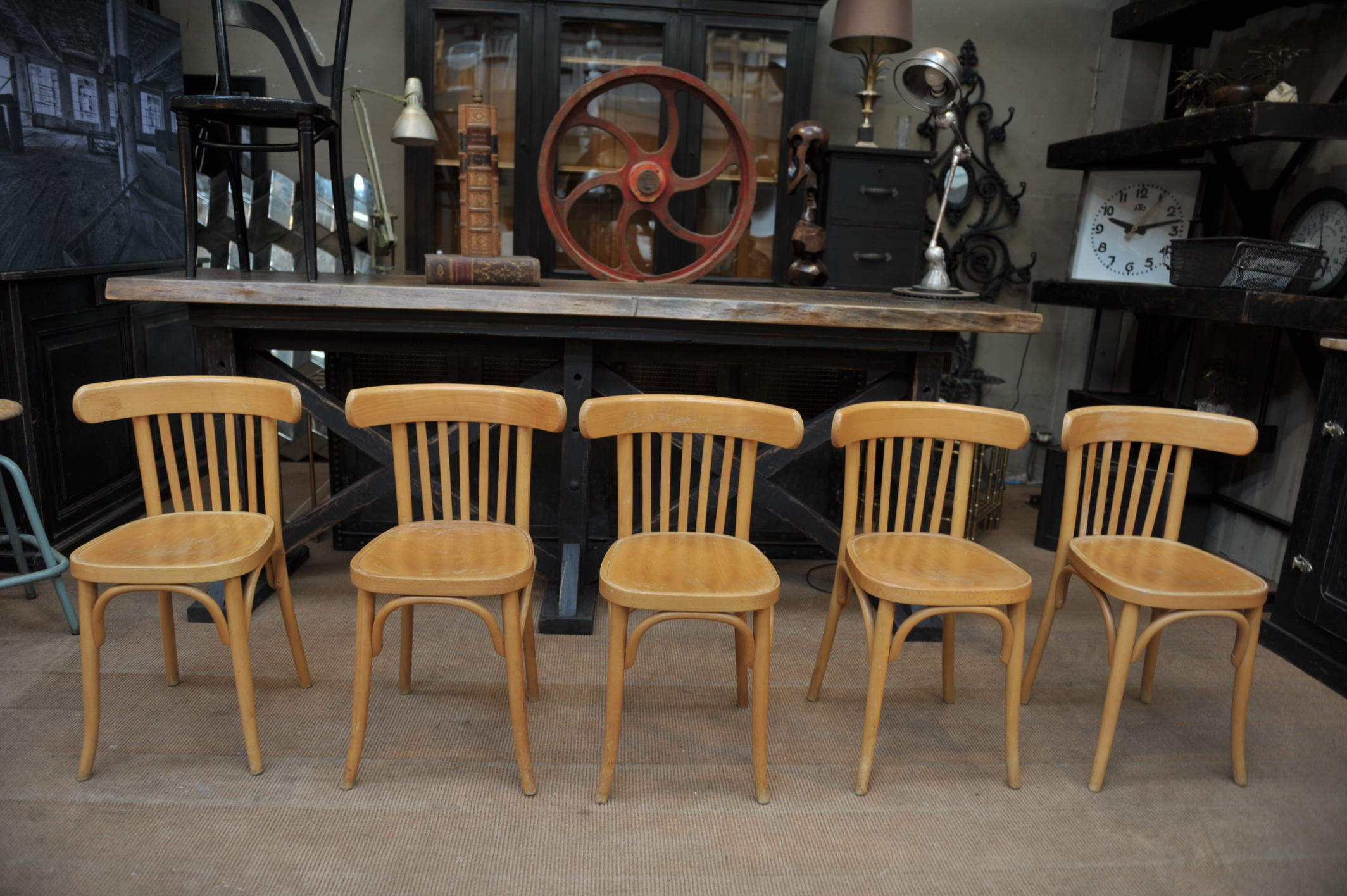 Lot de 6 anciennes chaises bistrot en hêtre courbé des années 1950