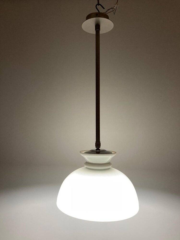 Lámpara colgante de vidrio opalino para encimera reciclada de pantalla de vidrio vintage, años 50