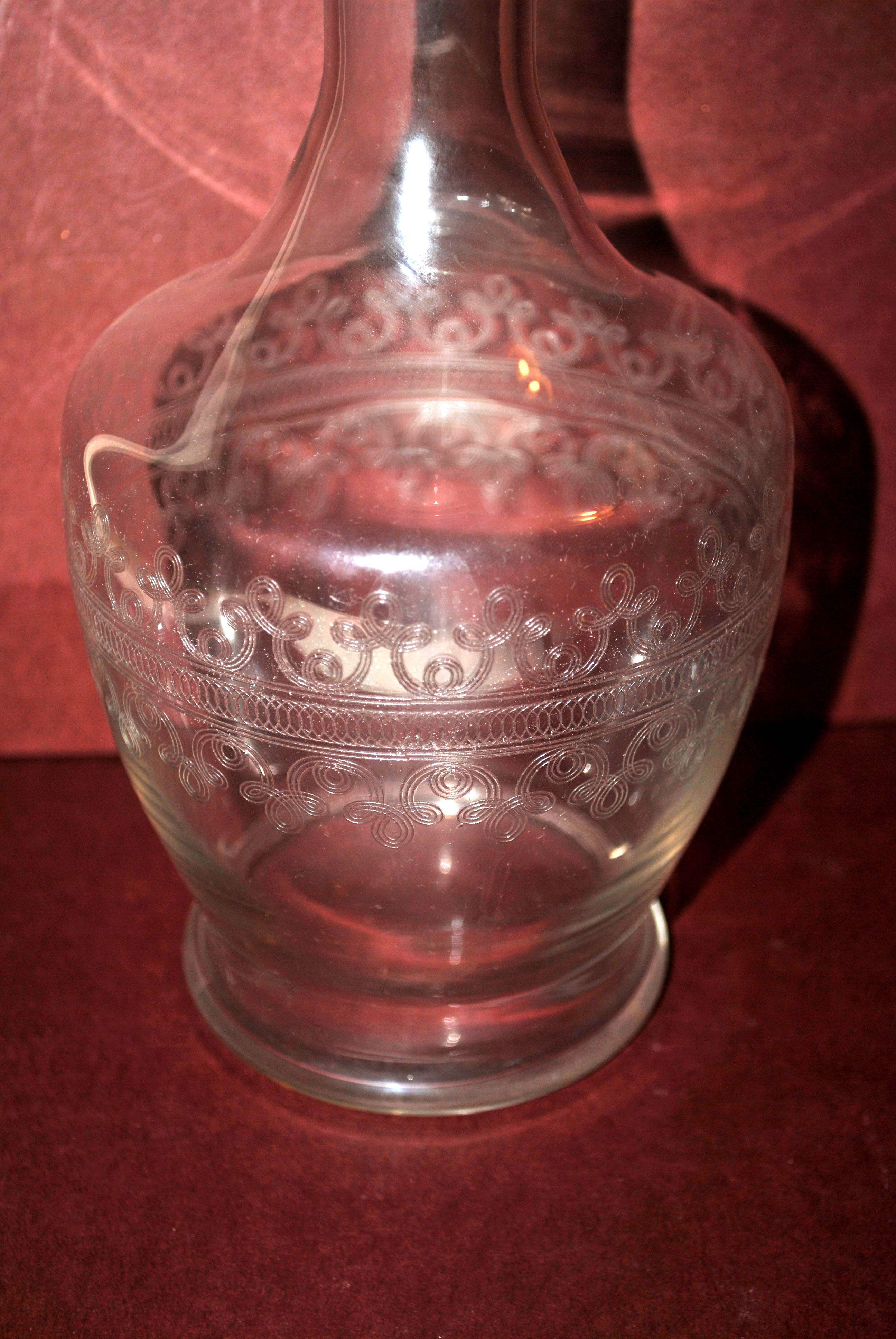 Baccarat crystal decanter engraved with guilloché volute acid 1920