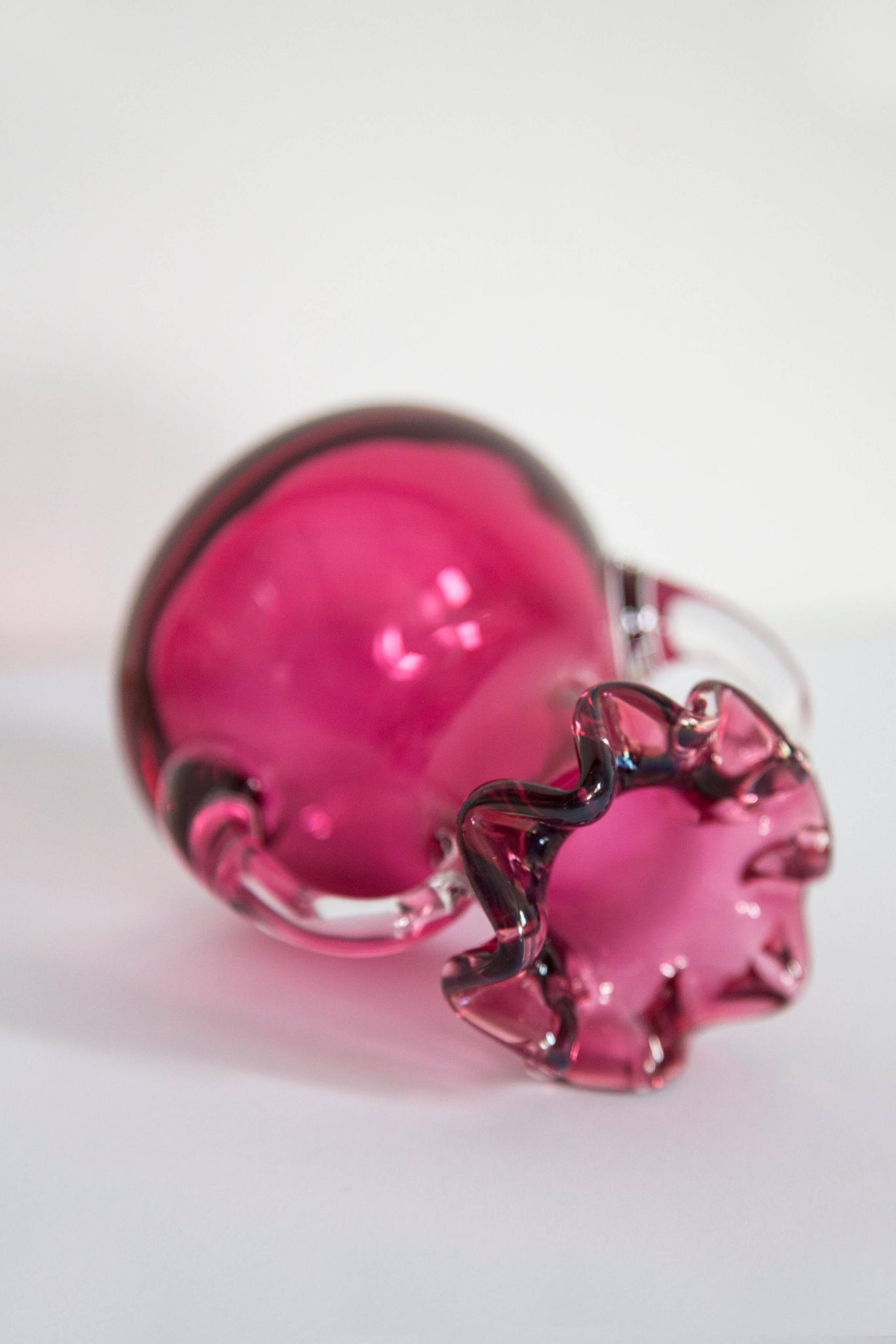 Mini vintage pink vase with frill, Europe, 1960s