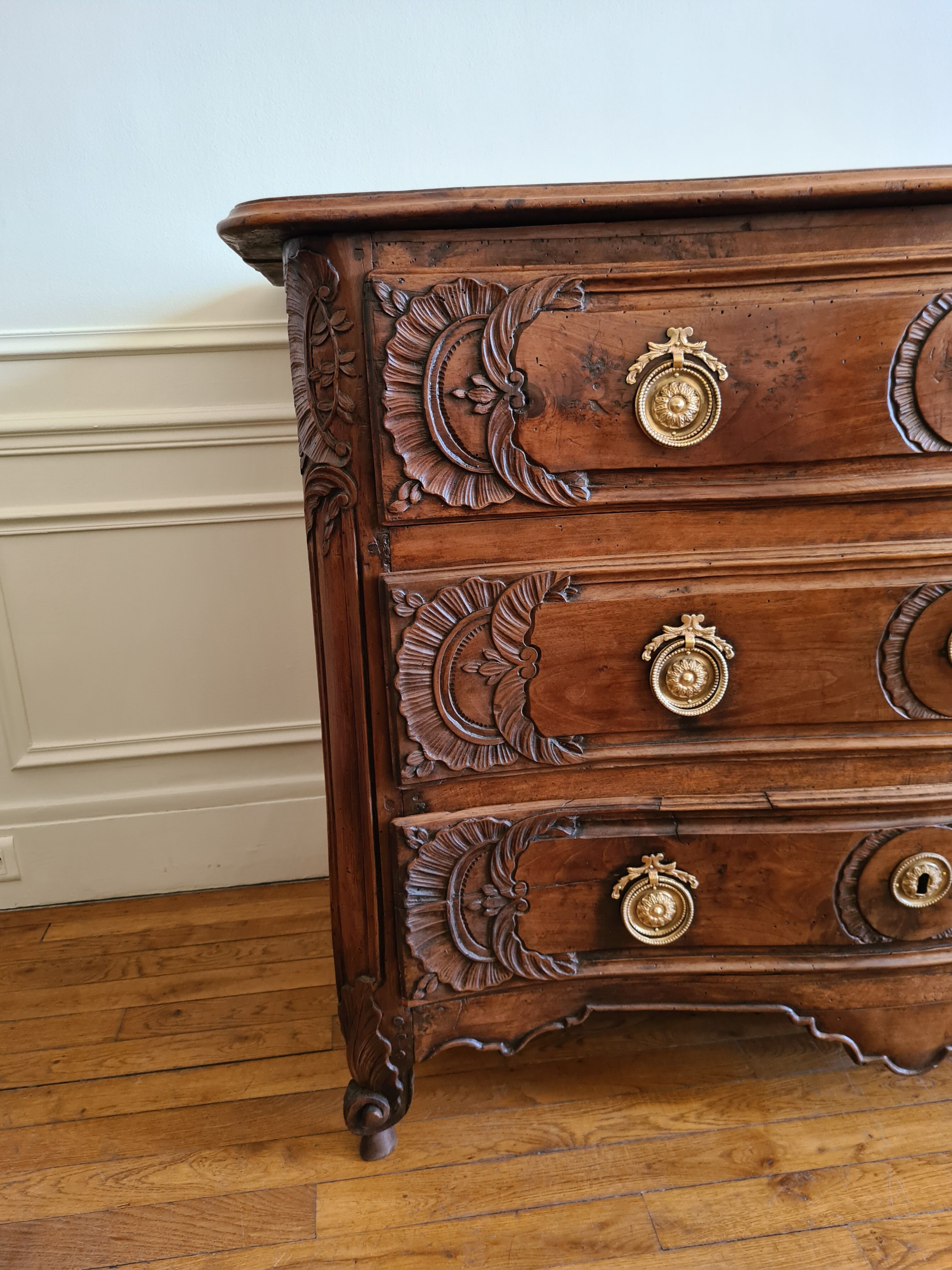 Louis XV period walnut chest of drawers, circa 1760