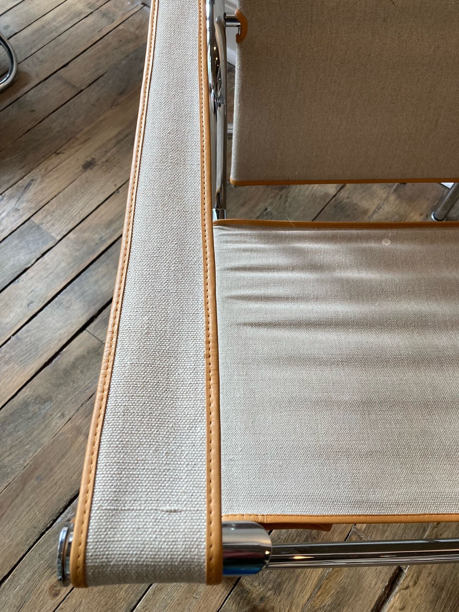 Pair of armchairs "LC1", Le Corbusier, Charlotte Perriand, Pierre Jeanneret