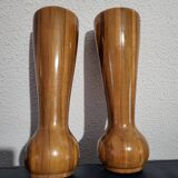 Wooden vases, companions of duty