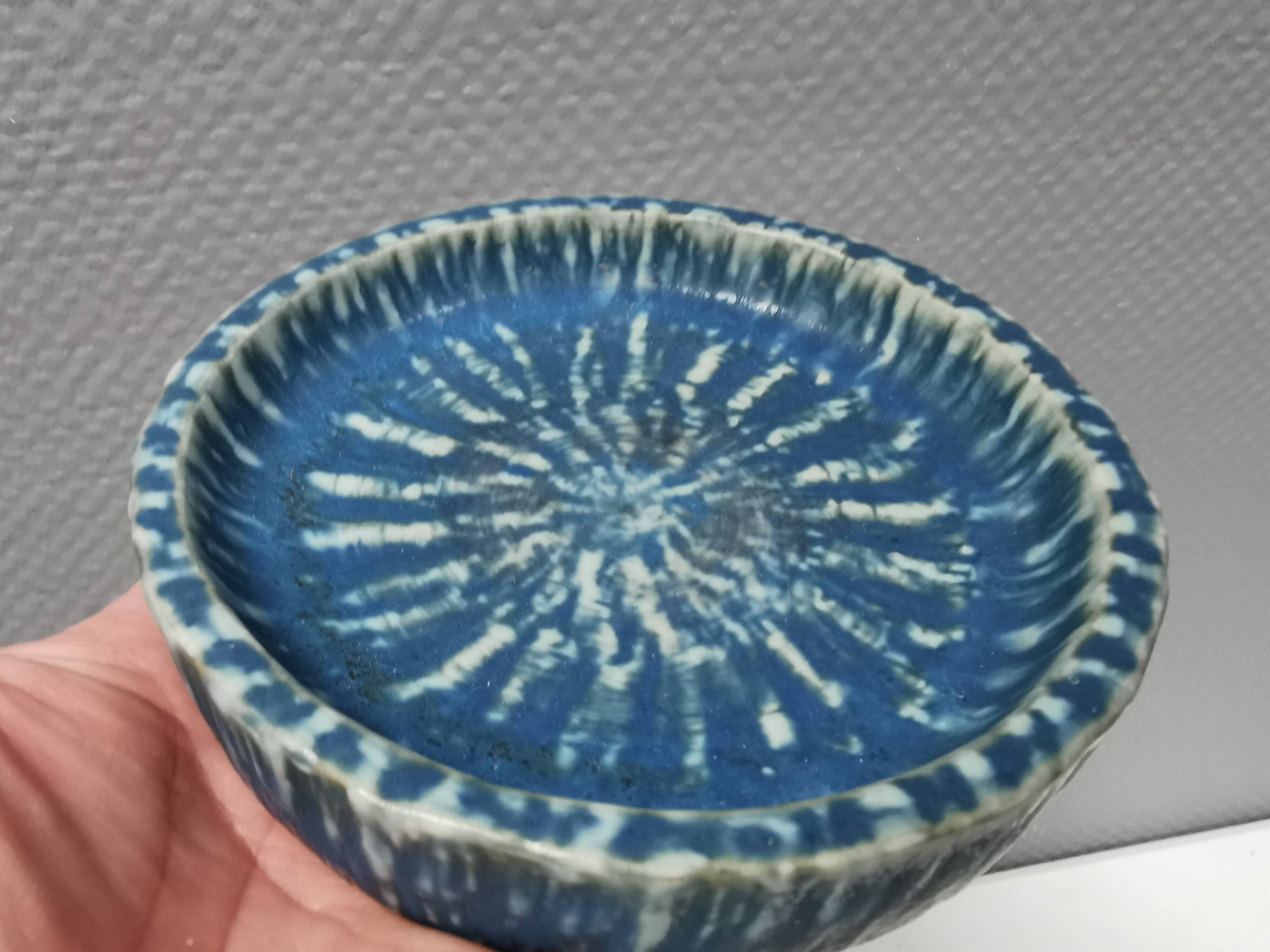 Ashtray in blue hares fur glaze from Rörstrand Sweden, by Gunnar Nylund