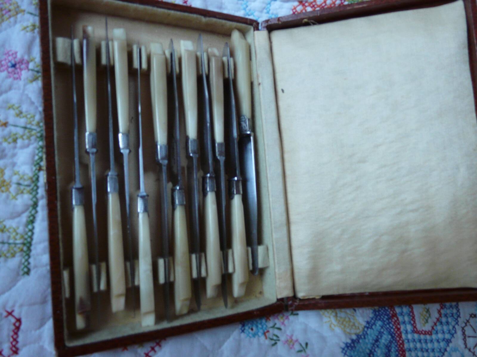 Laufert 12-piece dessert or cheese knife set with silver ferrule