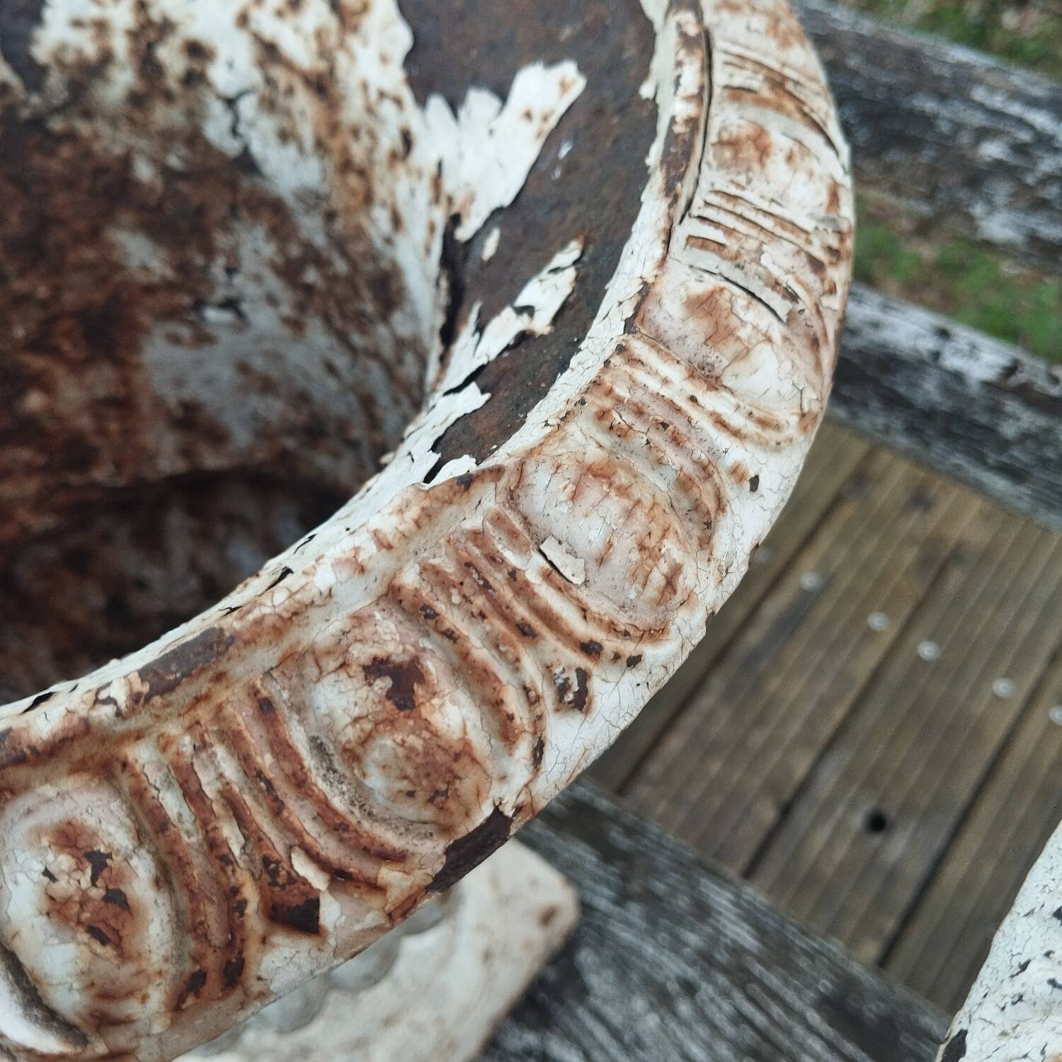 Pair of Medici vases in cast iron