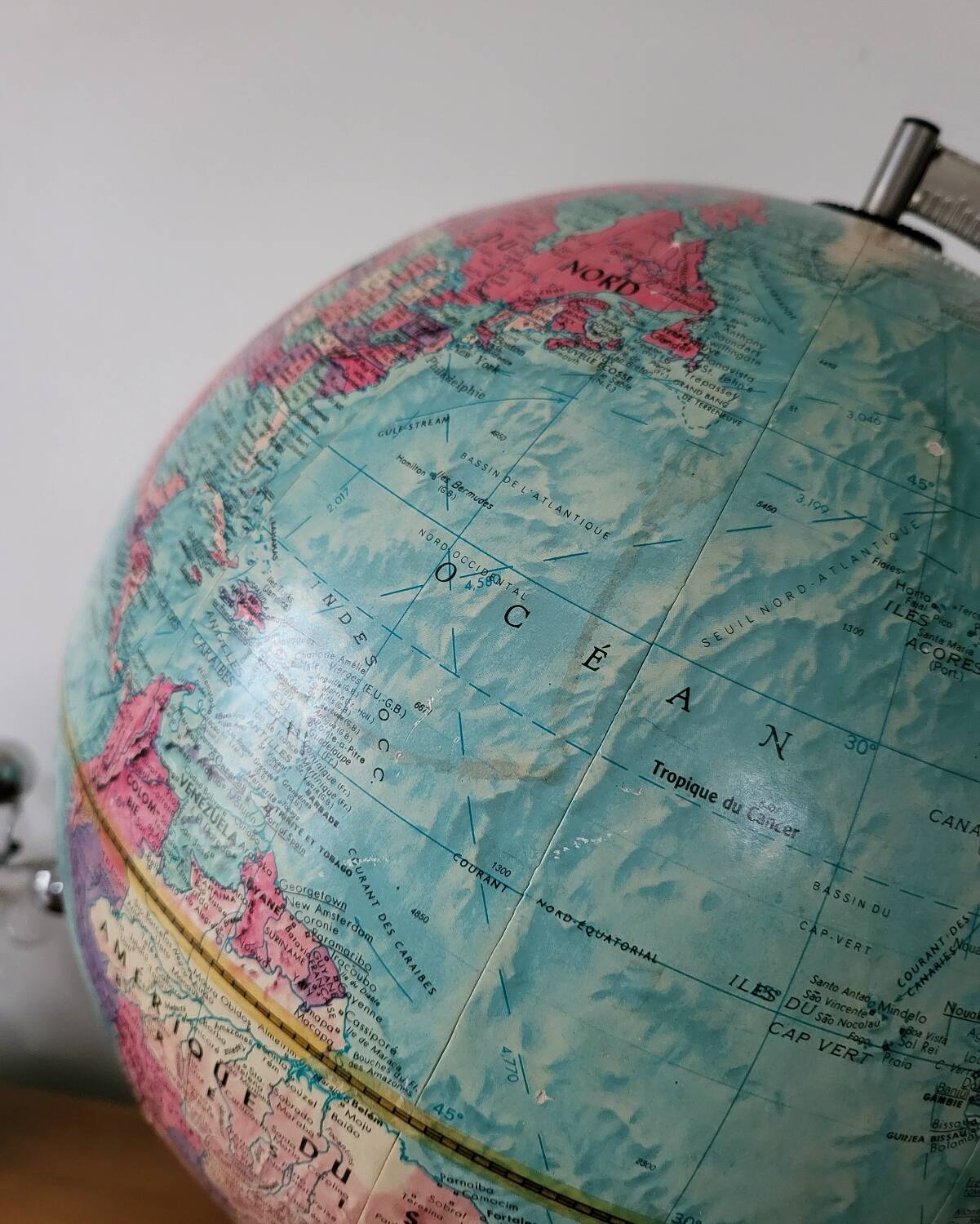 Earth globe scan stereo globe relief