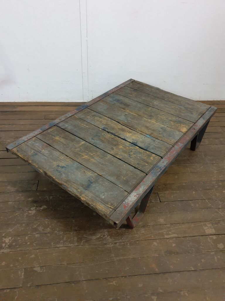 Industrial plant pallet coffee table