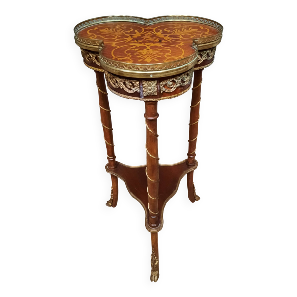 Table trilobee en marquetterie