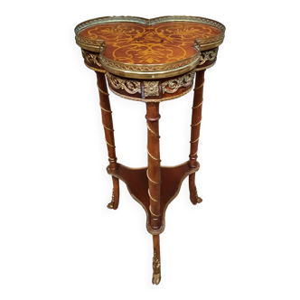 Trilobee marquetry table