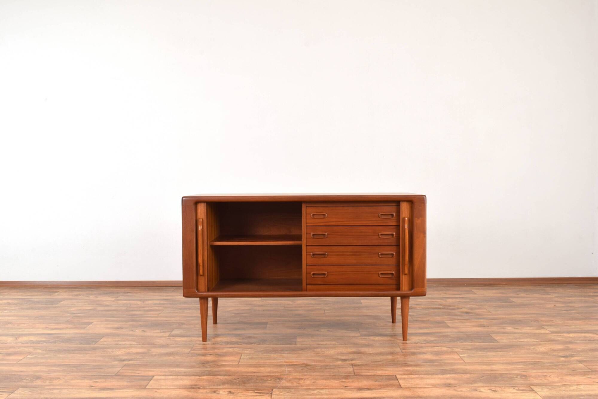 Mid-Century Danish Teak Sideboard from Dyrlund, 1960s.