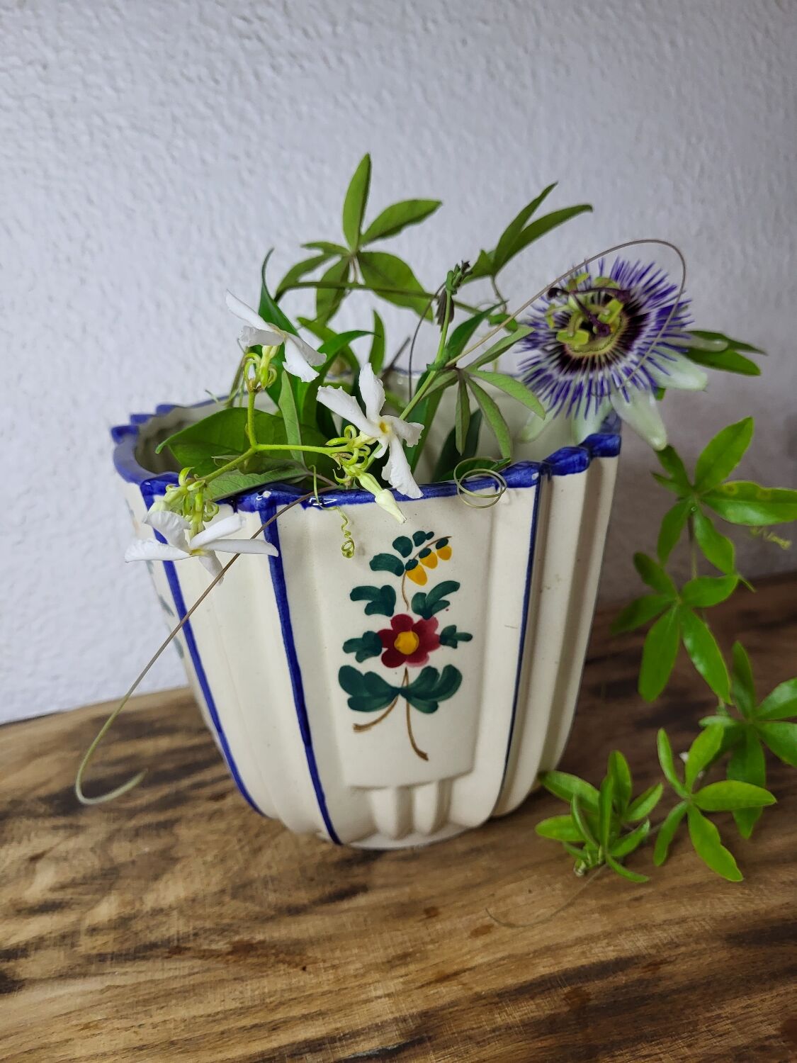 Earthenware pot cover