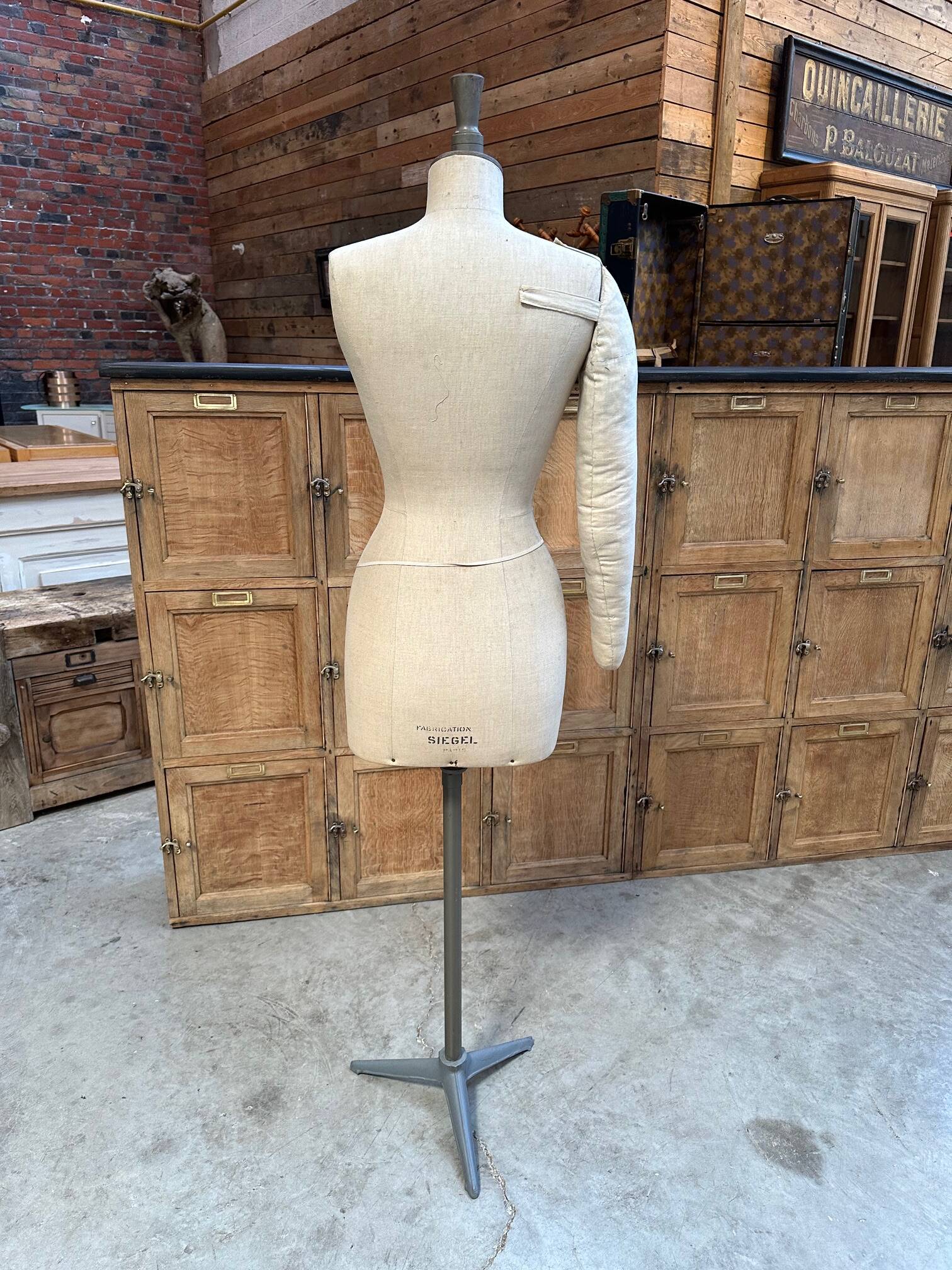 Siegel mannequin from the 60s