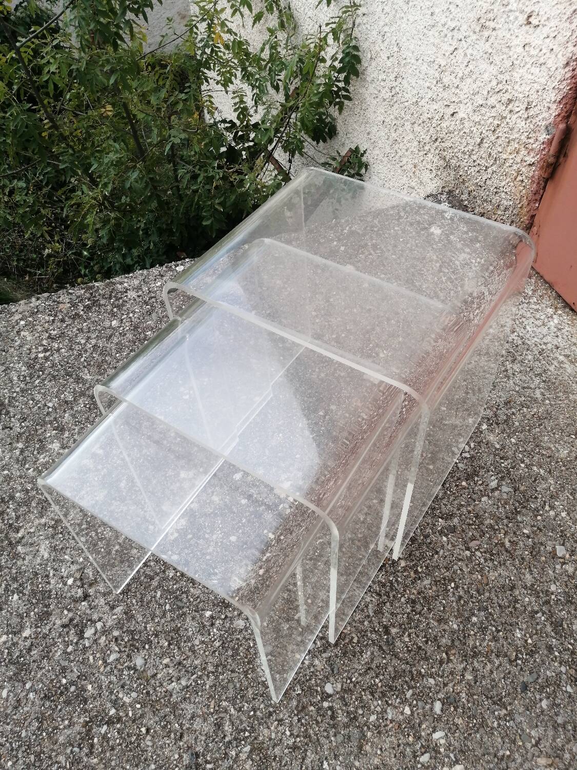 3 nesting tables in plexiglass