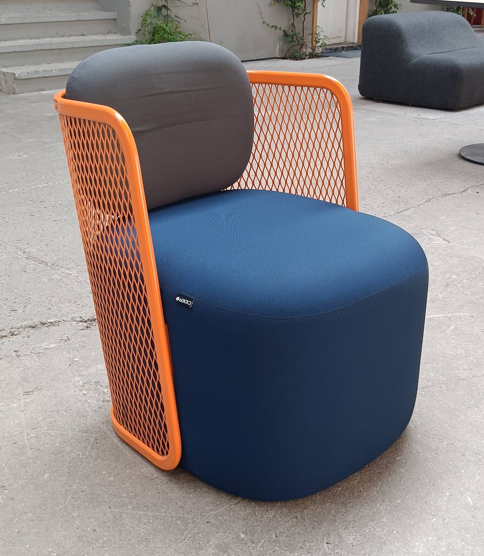 CIDER Ingrid armchair in orange and blue