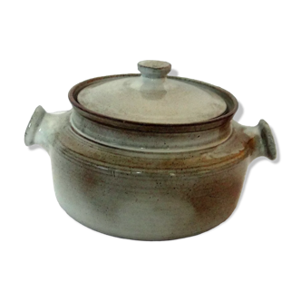 Soup tureen or vegetable dish with glazed ceramic lid