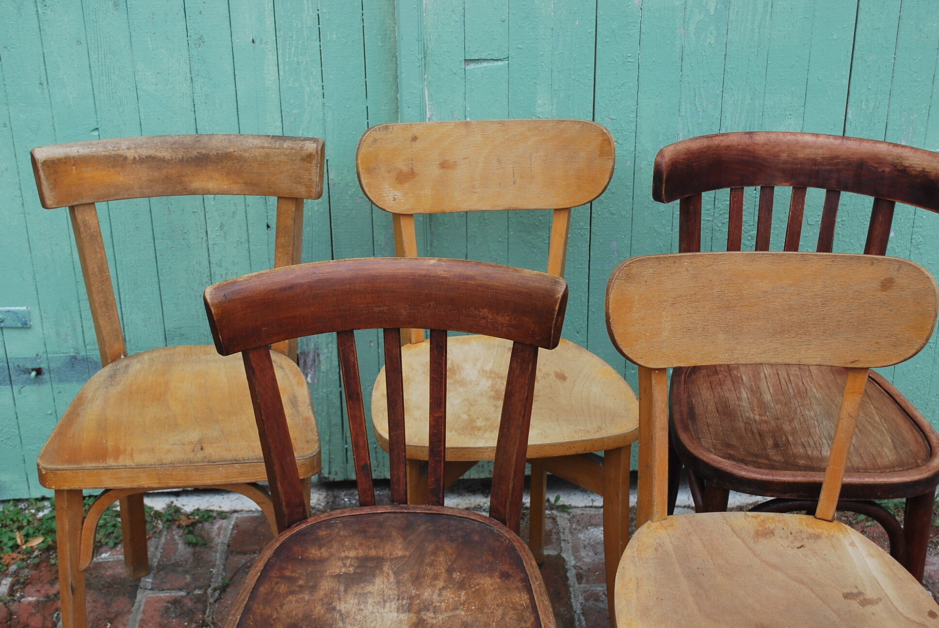 Set de six chaises bistrot déparéillées