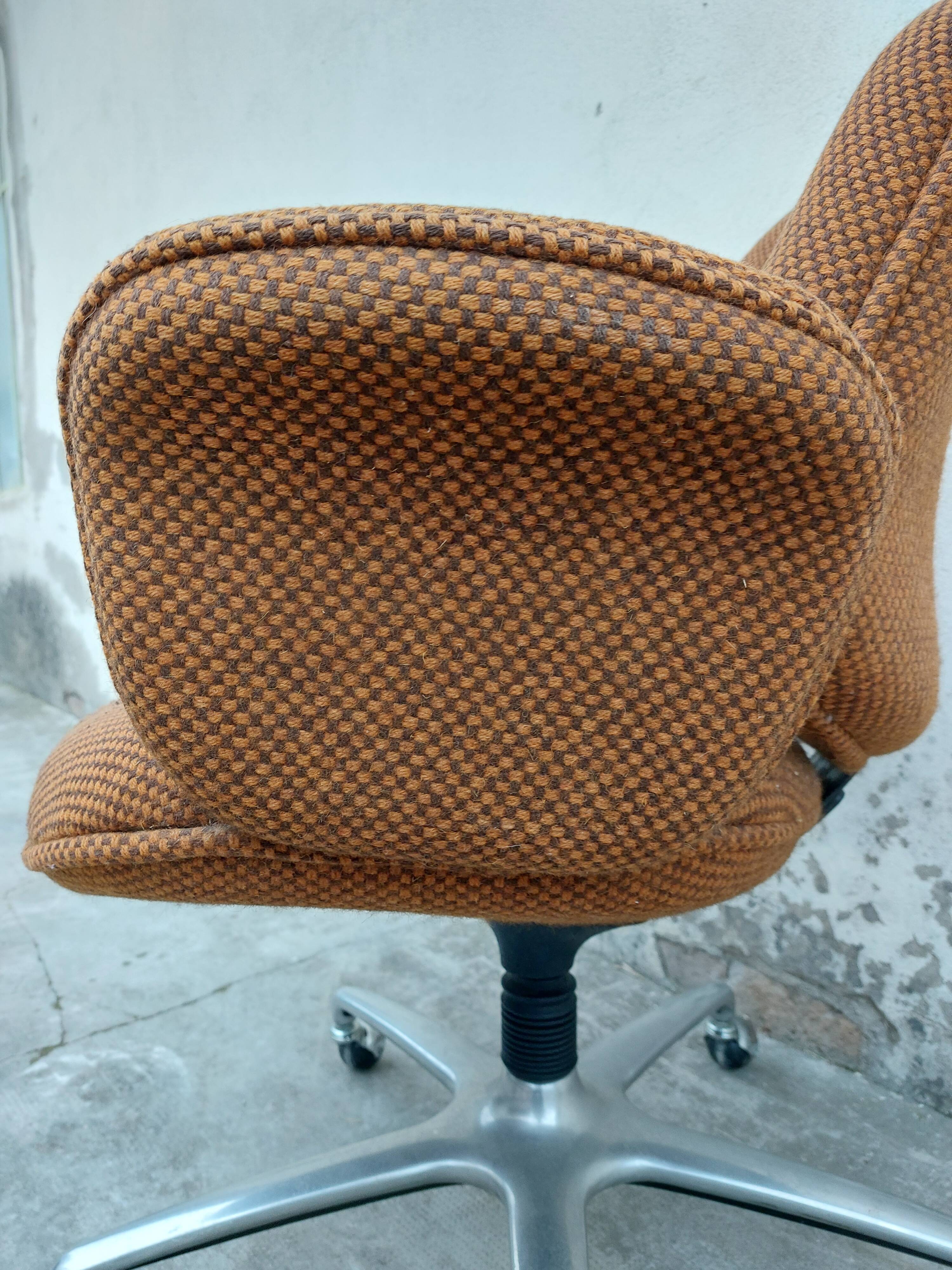 Office armchair design year 80