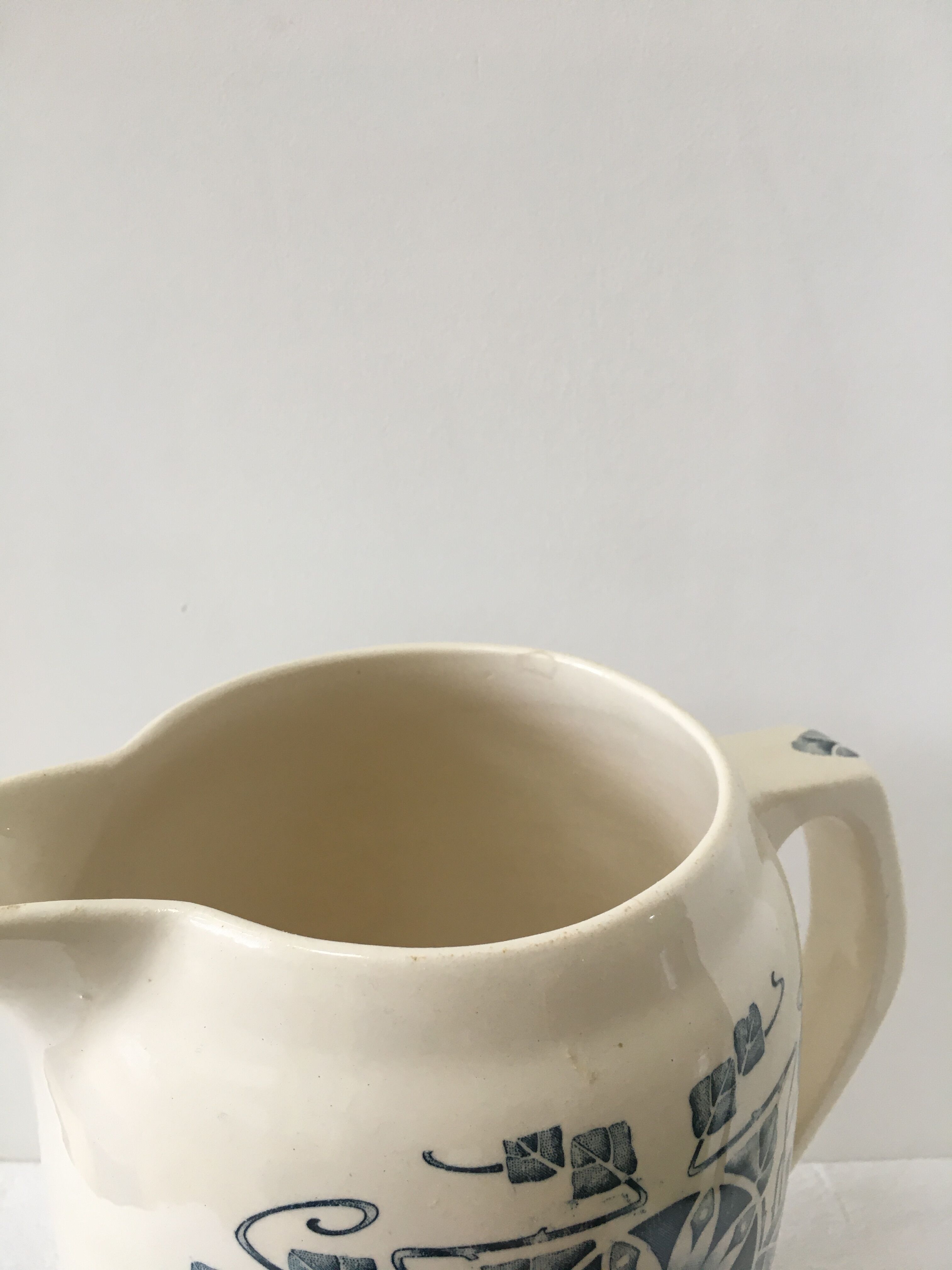 Carafe Old pitcher ceramic Iron Earth of Longchamp
