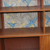 Vintage showcase library