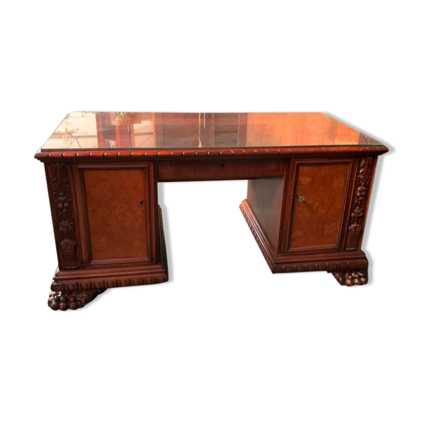 Neo-renaissance style office