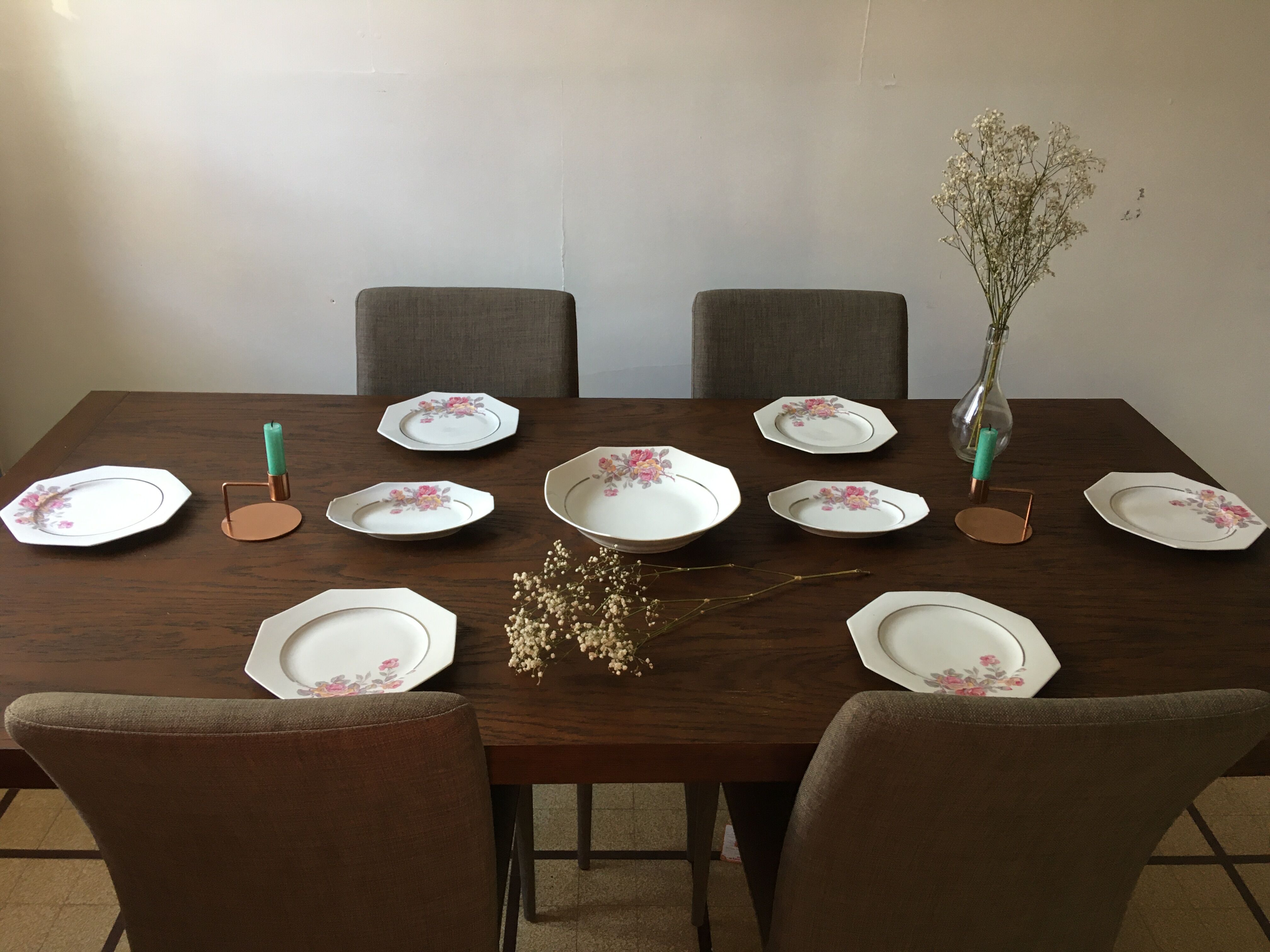 Set of 14 old porcelain plates