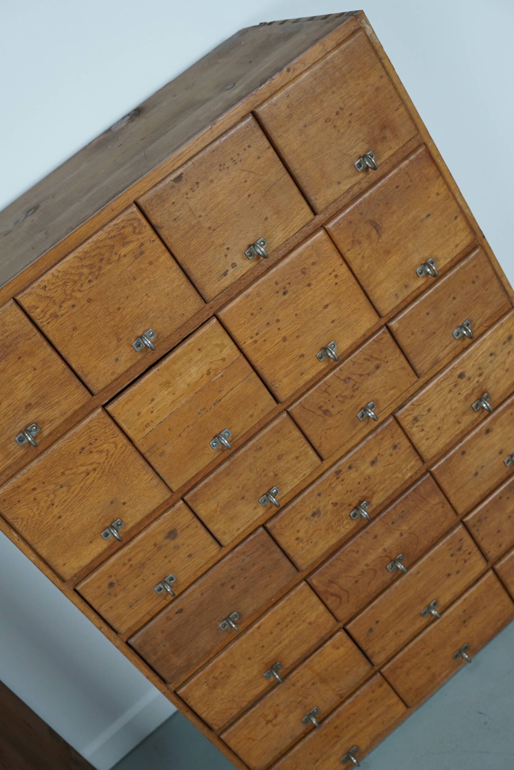 Armoire d'apothicaire vintage allemande en pin et chêne, années 1950