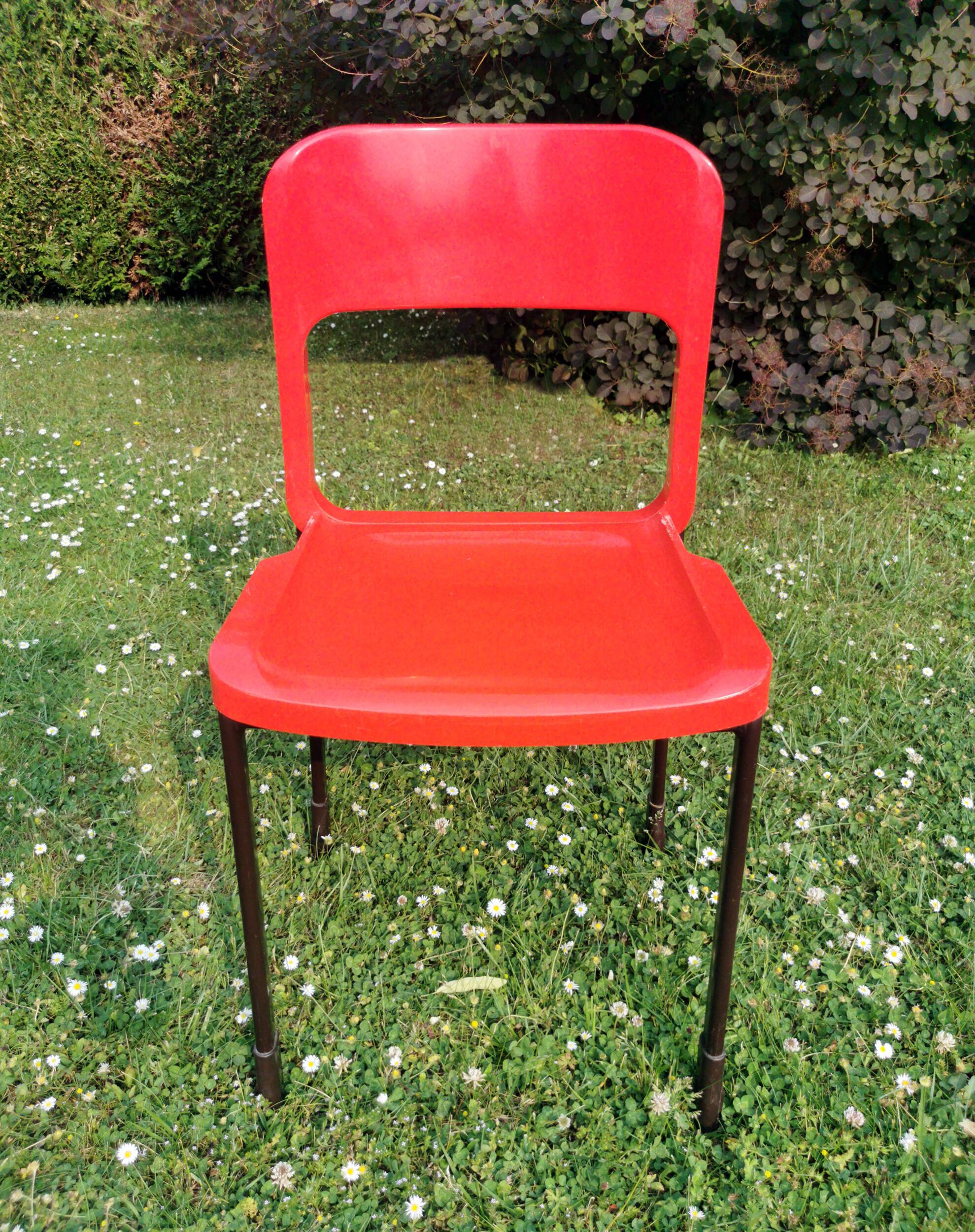 Série de 8 chaises design Pop année 1970-80