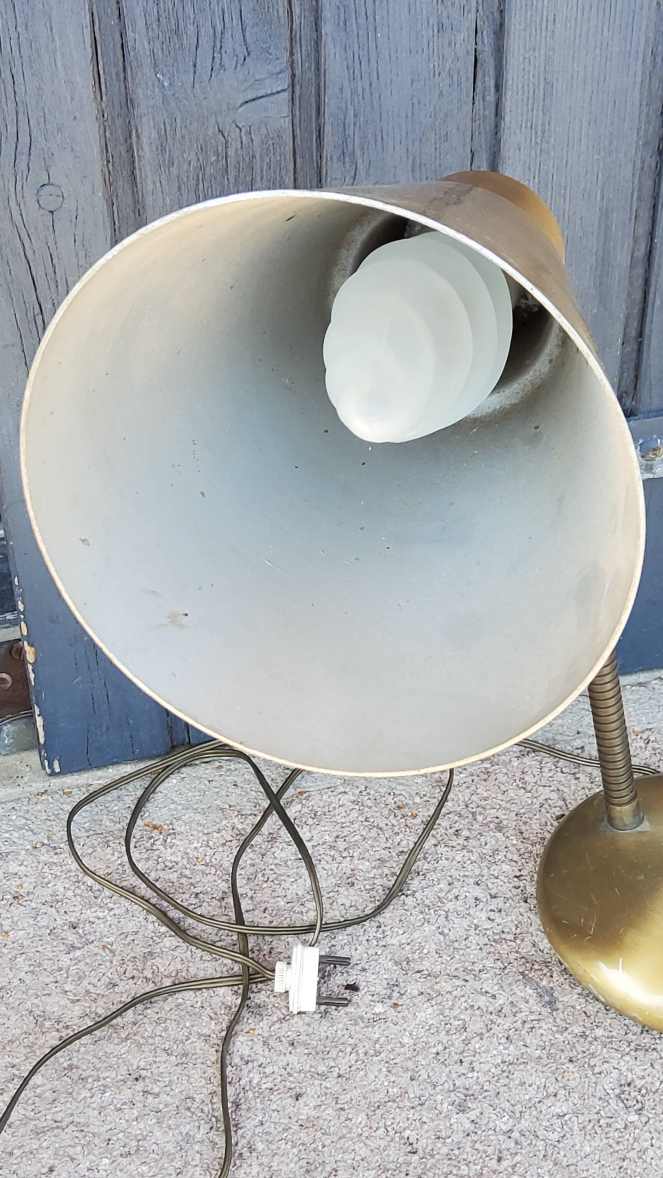Designer desk lamp in gold metal 2 flexible arms from the 70s
