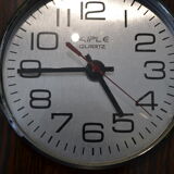 Kiple Quartz clock in formica