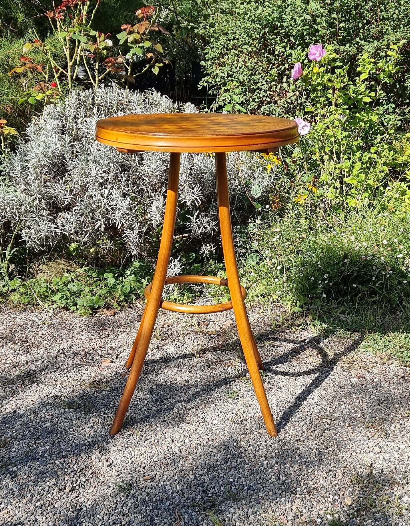 Table de jeux bistrot en bois courbé début XXe